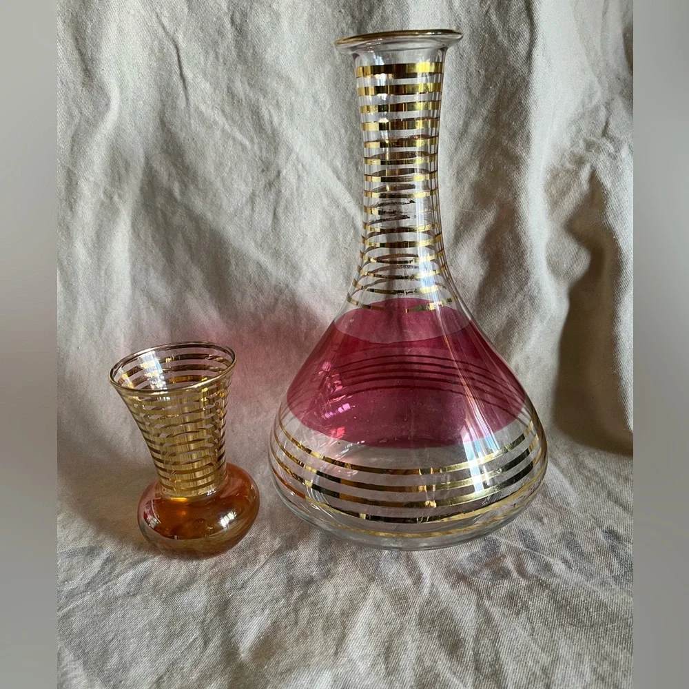 MCM decanter and small glass or bud vase. Beautiful gold and pink.  Compliment - Picture 2 of 10